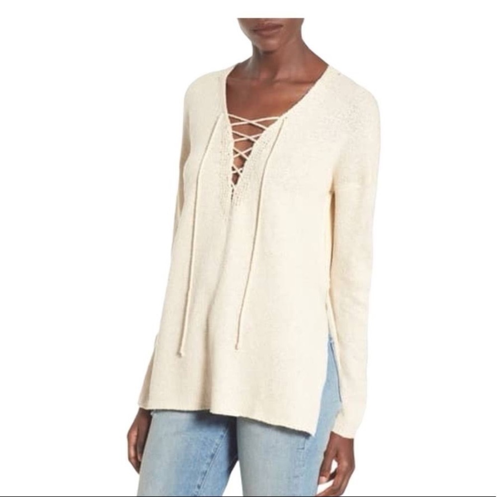 Astr The Label lace up sweater size XS oatmeal cream color